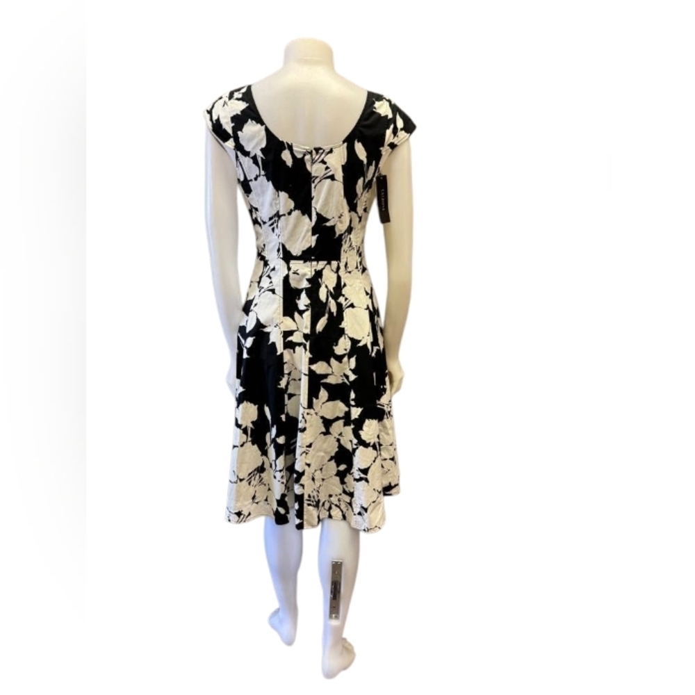 Talbots NWT Dress Flowy Floral White/Black Size 8P Women’s size 8P - Picture 3 of 9